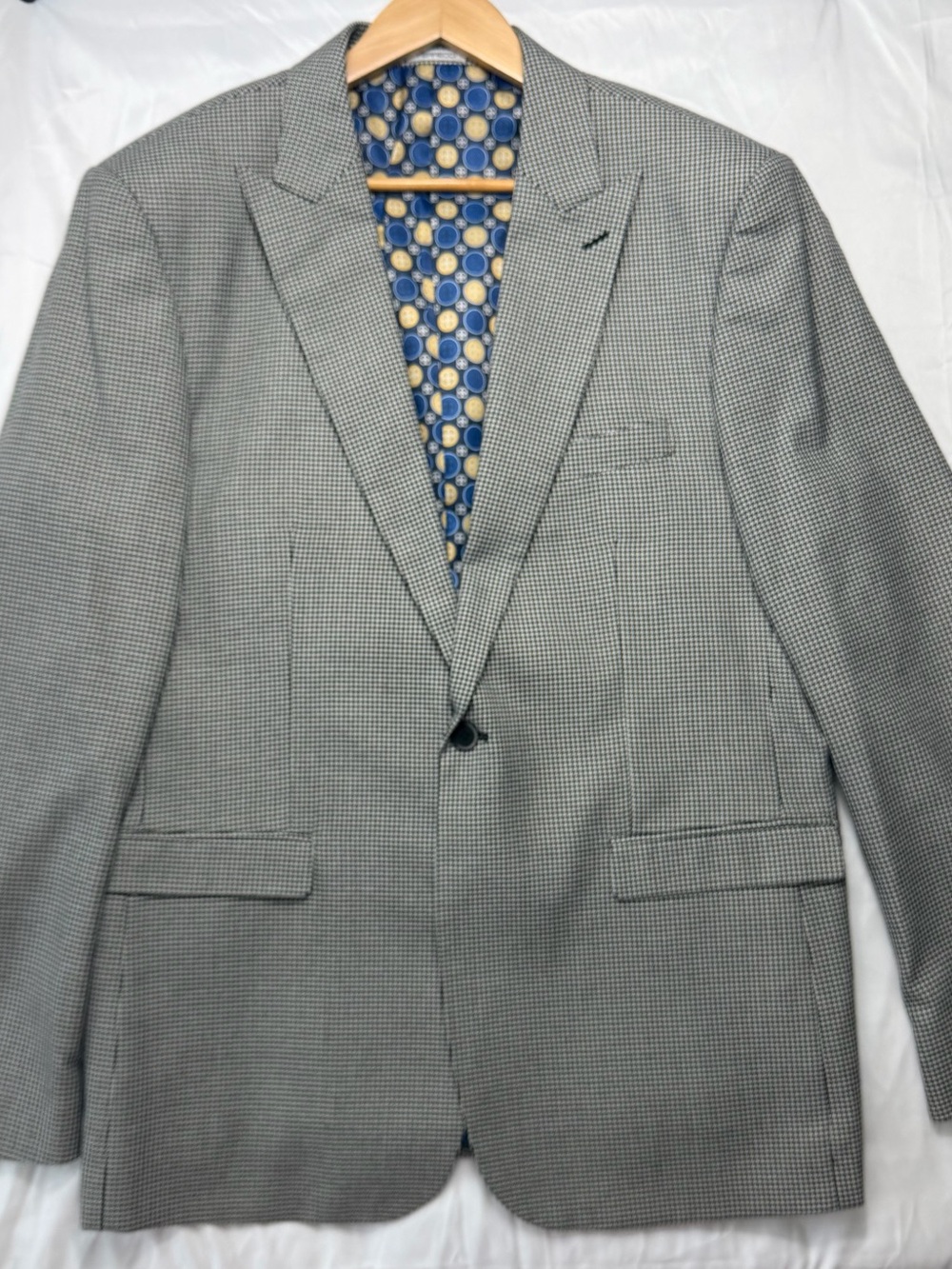 NWOT 46 L Ferrecci Black and Beige Houndstooth Sport Coat